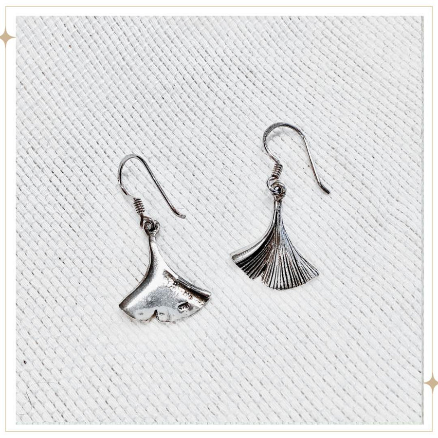 HYRA - Silver drop earrings