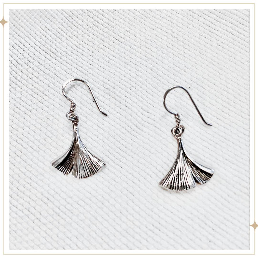 HYRA - Silver drop earrings