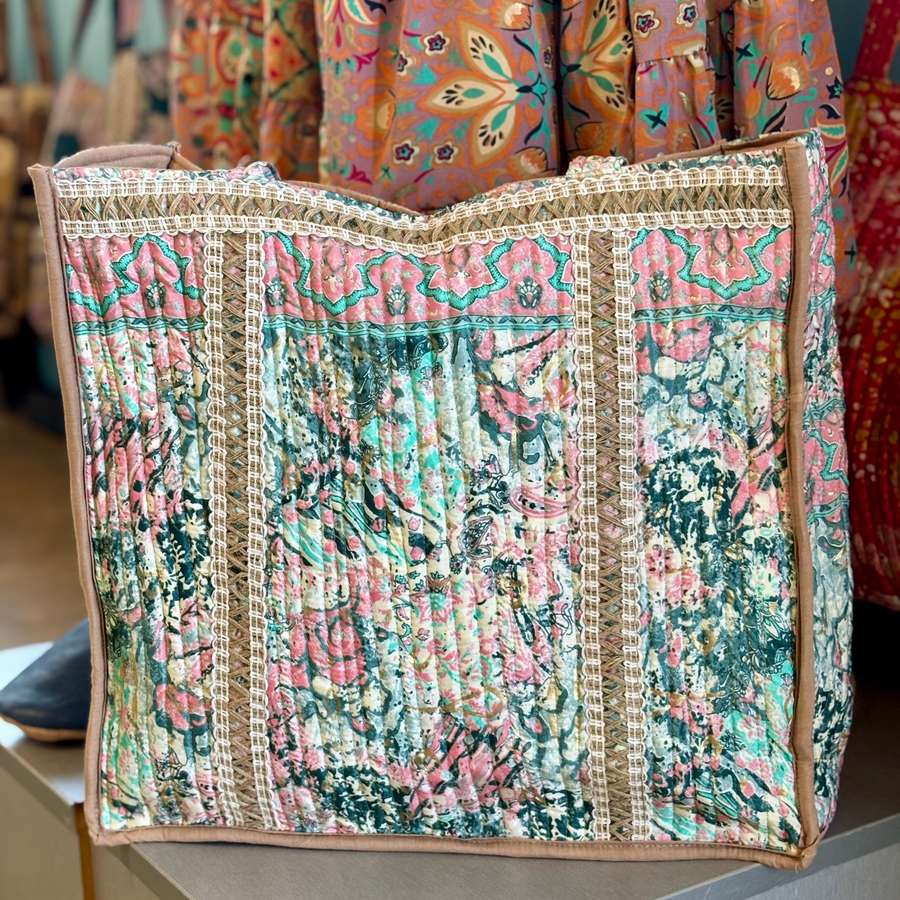 Sangmarmar LAANA Quilted Square Tote