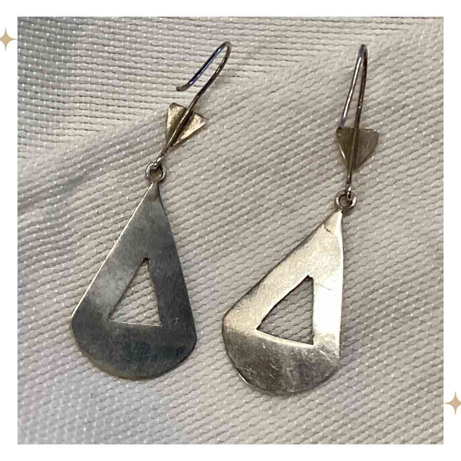 MARWA - Silver drop earrings